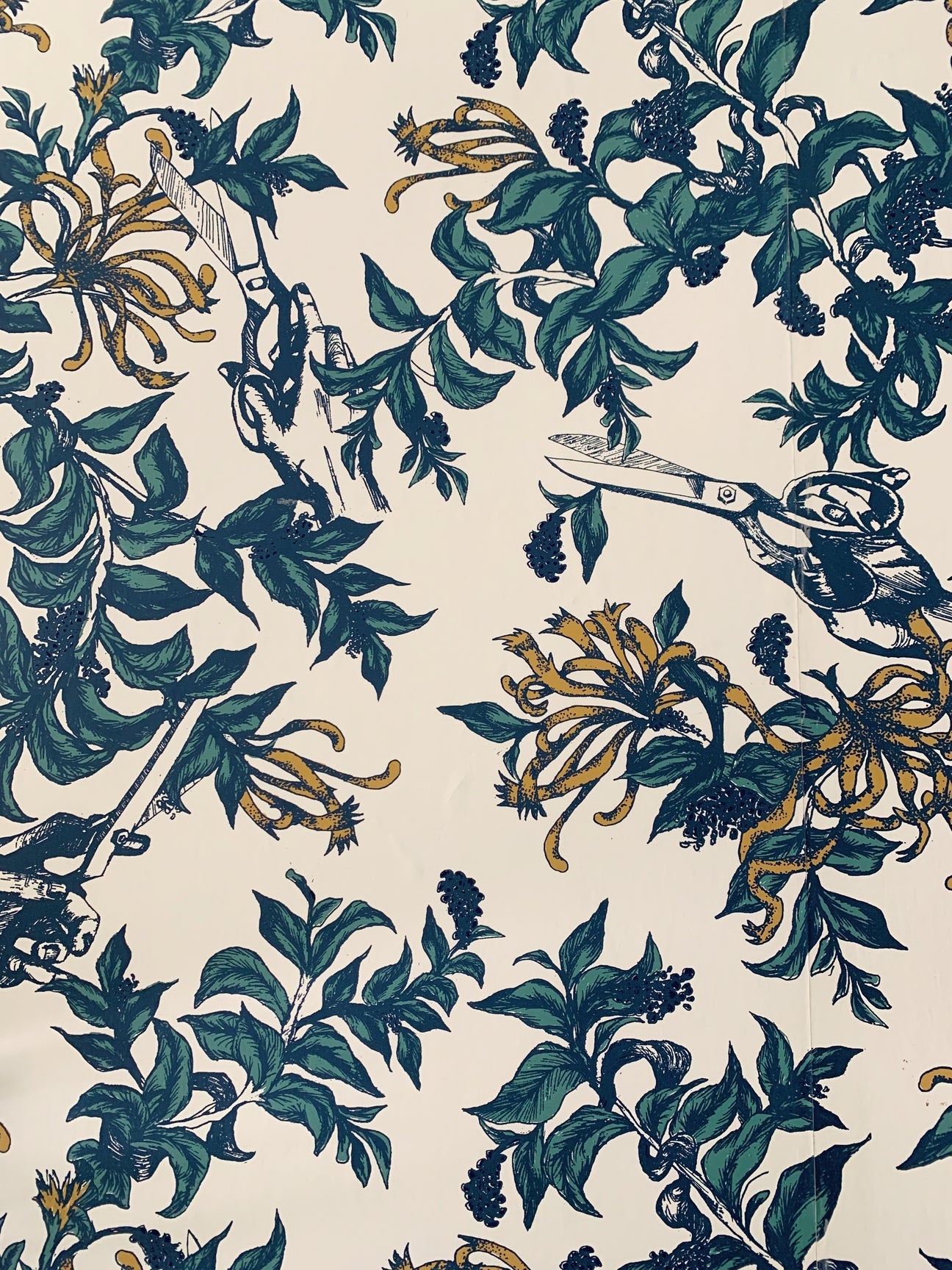 Snip Floral Wallpaper (Magician)